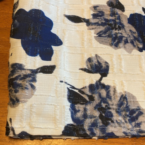 Gracia Womens Size S Blue White Floral Cropped Boxy Short Sleeve Zipper Blouse - Picture 9 of 12